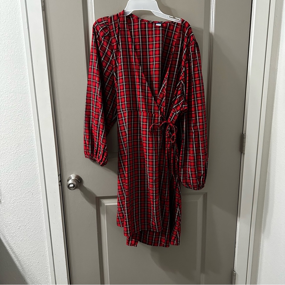 Old Navy plaid wrap dress